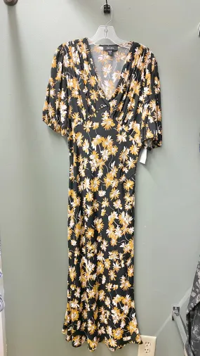 * Clearance - M - Karen Kane Floral Maxi