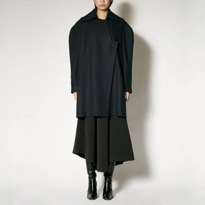 Dark navy structure signature avant-garde half coat