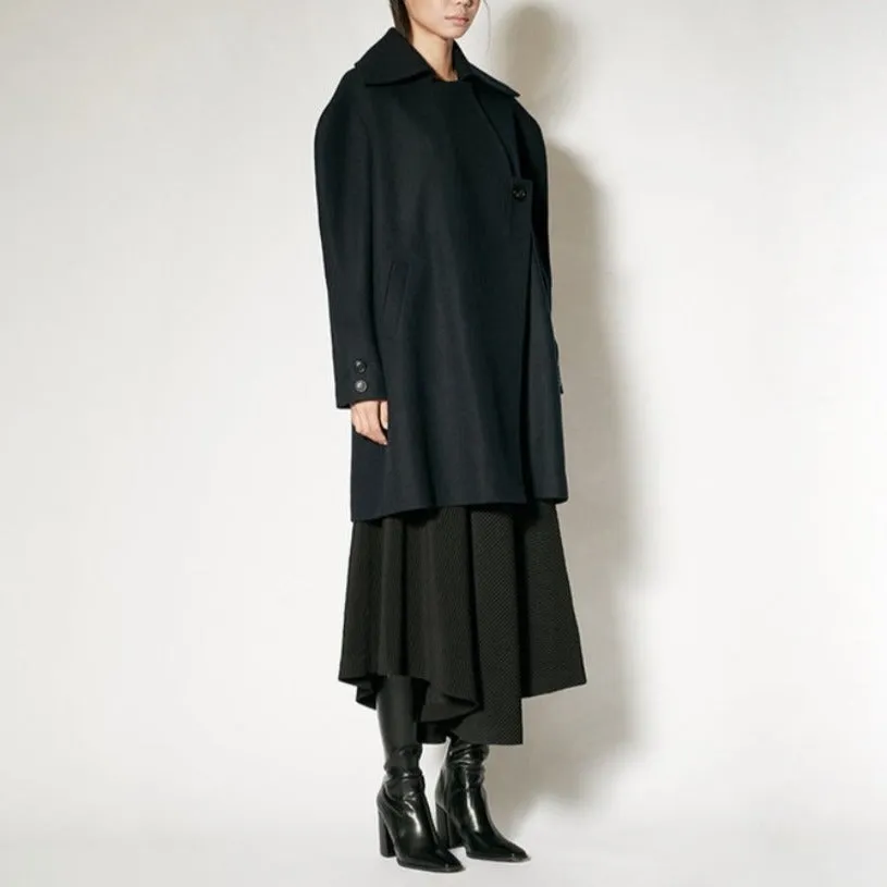 Dark navy structure signature avant-garde half coat