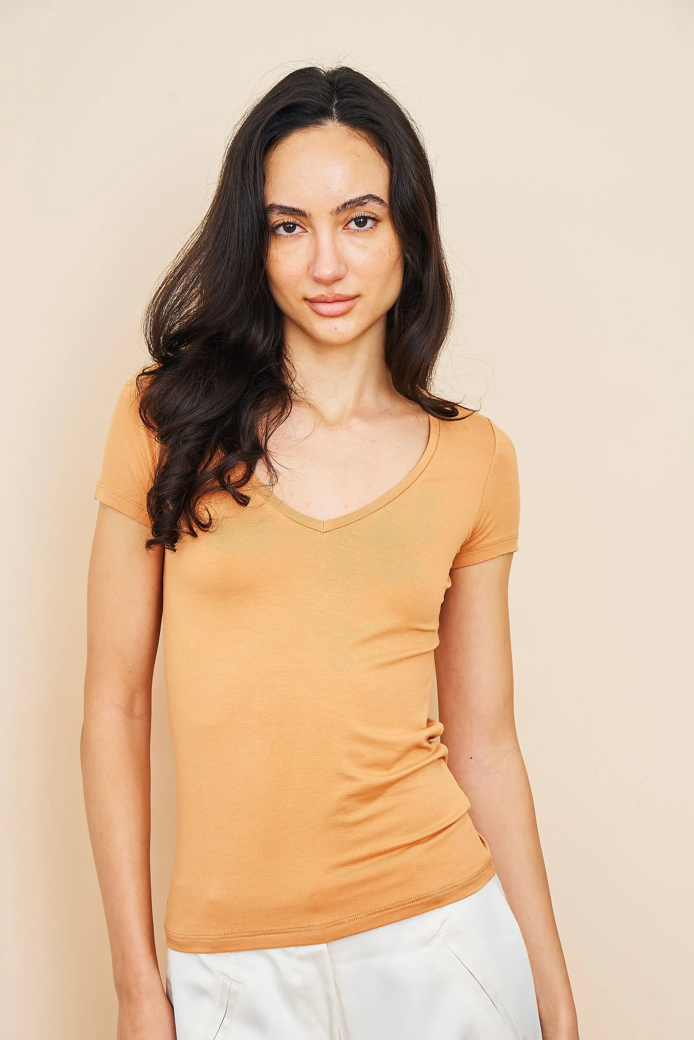 Majestic Short Sleeve V-Neck Tee in Peche