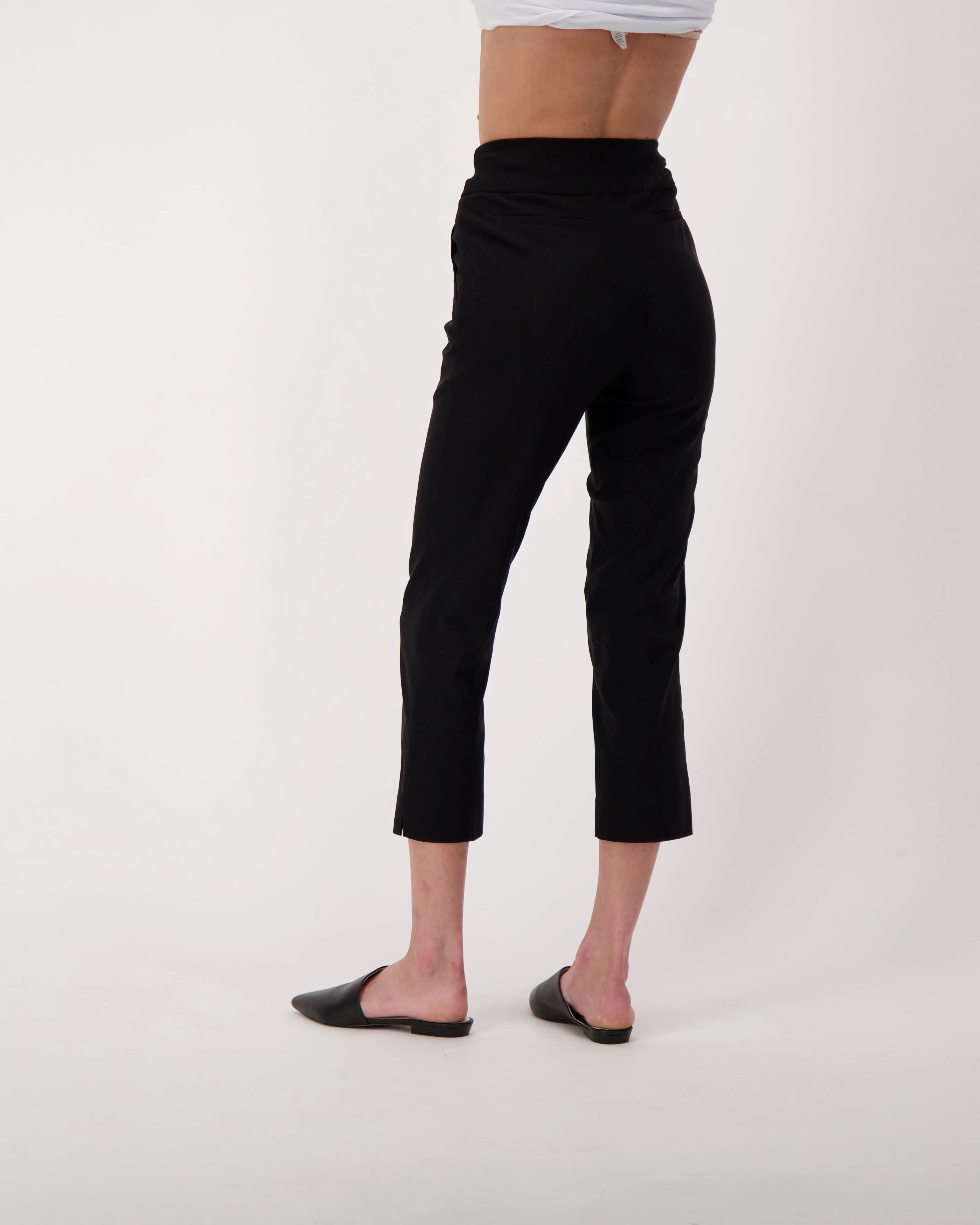 The Essential Capri Pull On Pant With Pocket